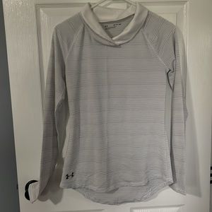 Women’s under Armour long sleeve pull over